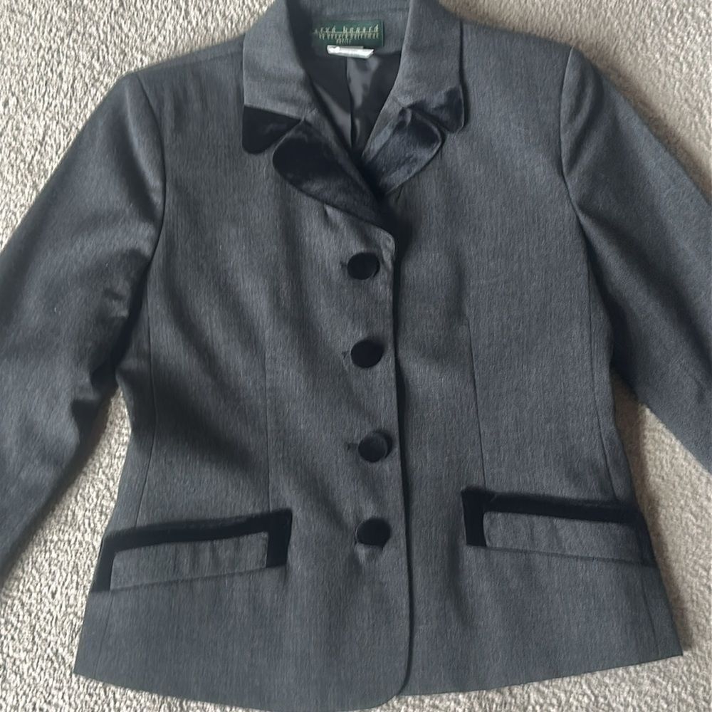 Harve Bernard By Bernard Holtzman Petite Velvet Trimmed Blazer